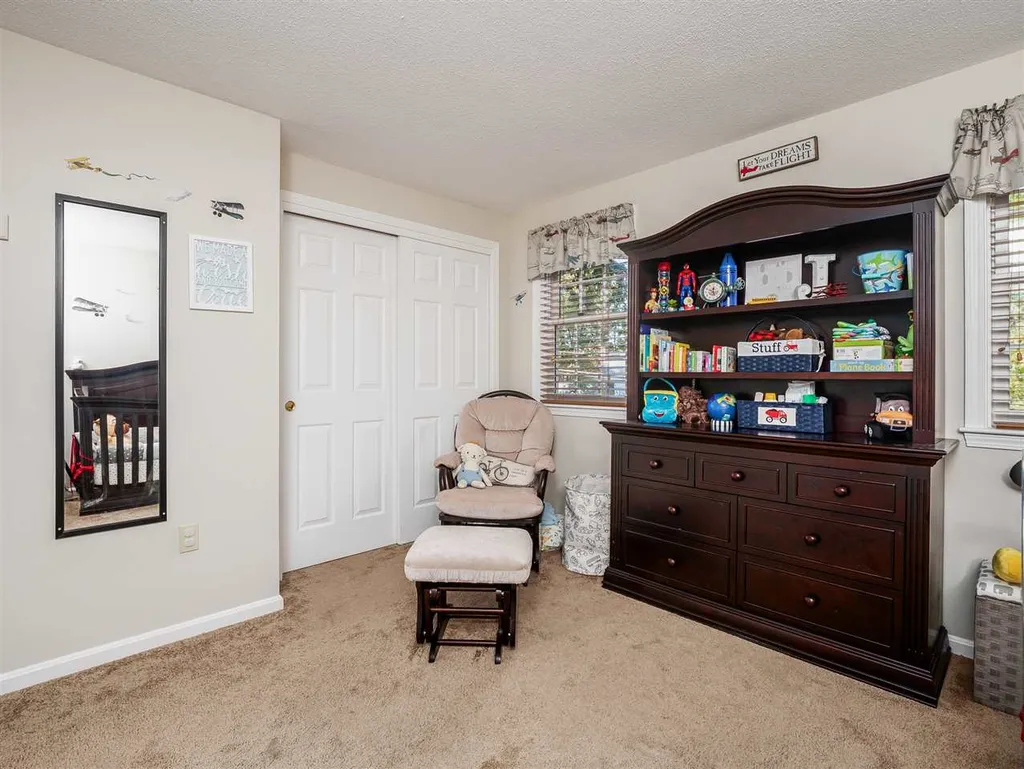 8 Bennington Road Nashua NH 03064