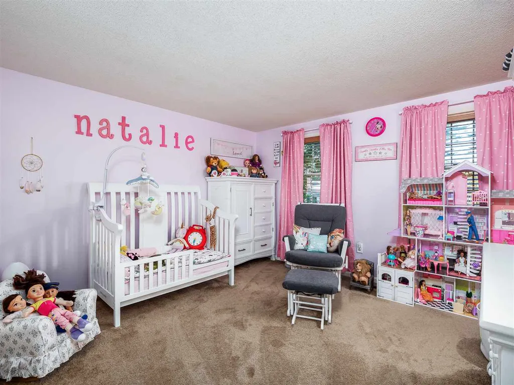 8 Bennington Road Nashua NH 03064