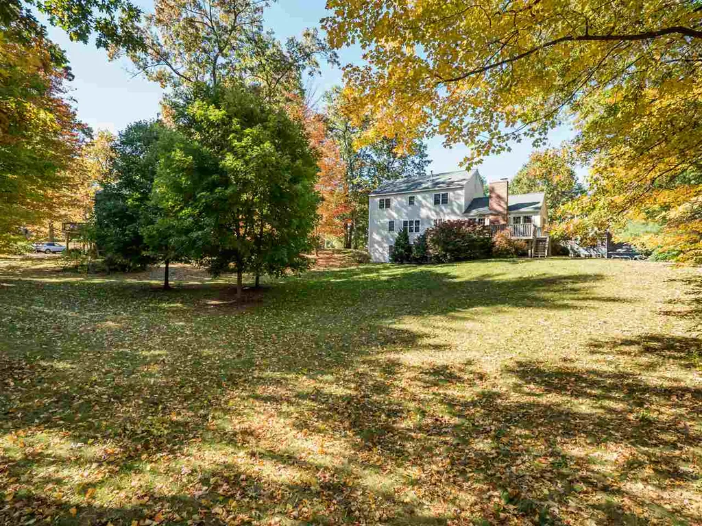 8 Bennington Road Nashua NH 03064