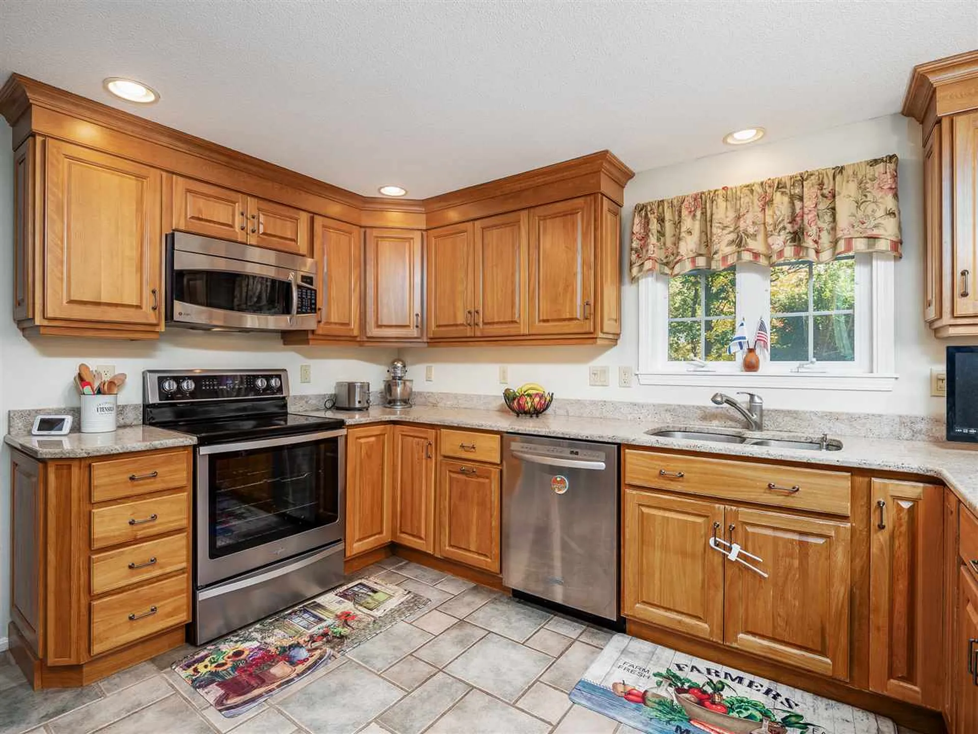 8 Bennington Road Nashua NH 03064