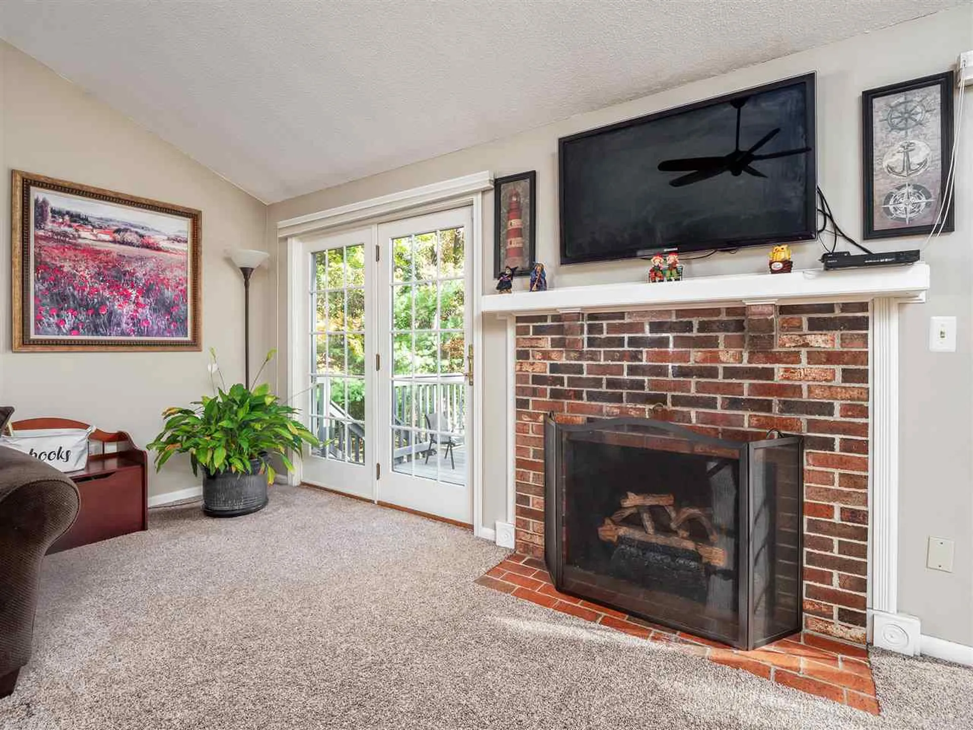 8 Bennington Road Nashua NH 03064