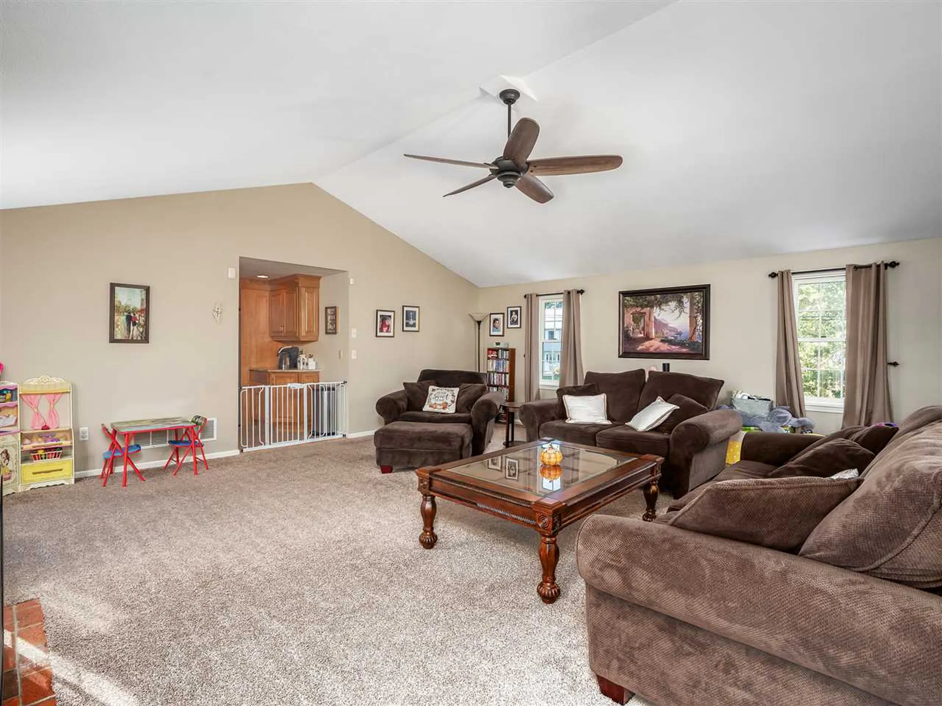 8 Bennington Road Nashua NH 03064