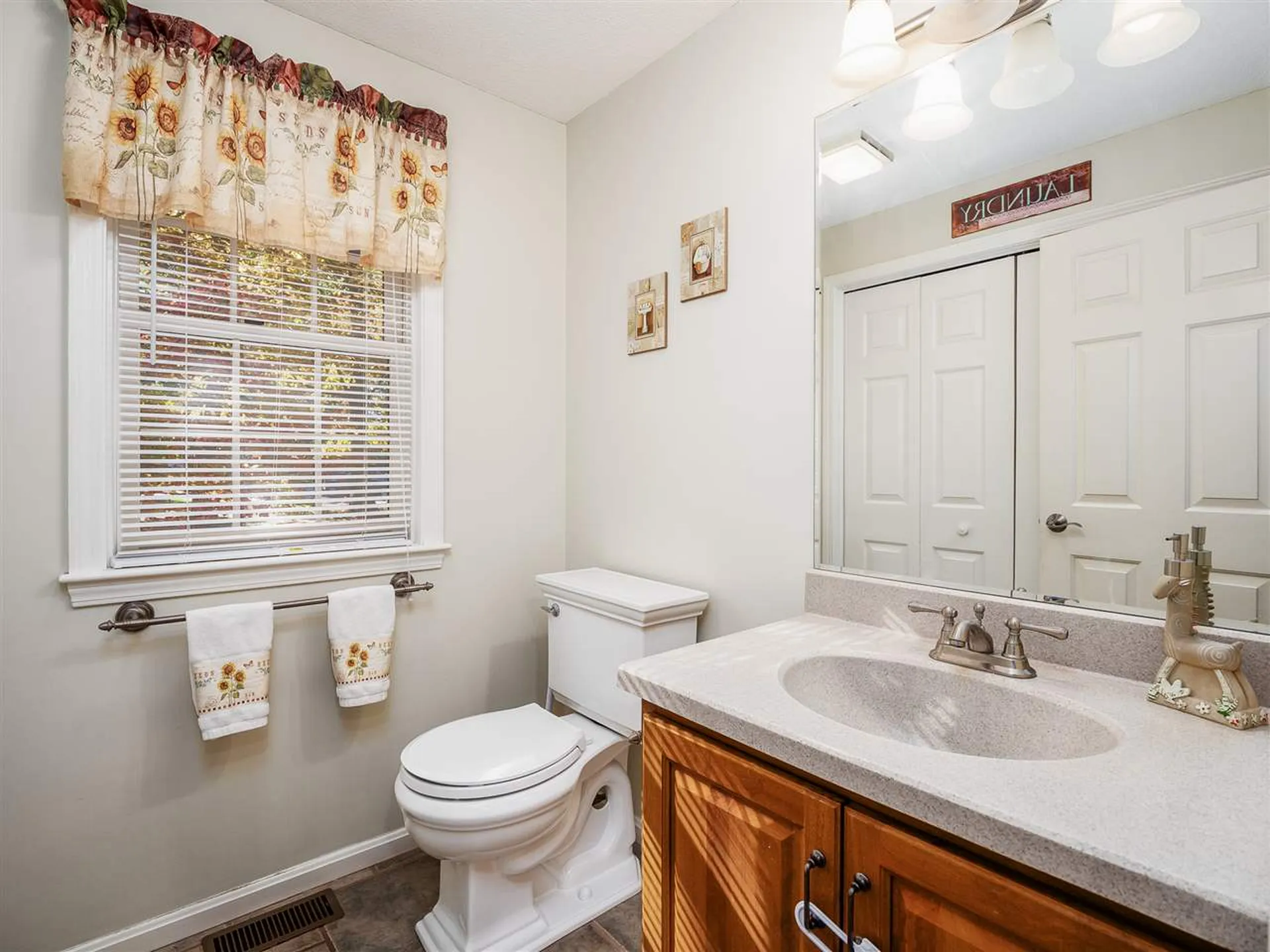 8 Bennington Road Nashua NH 03064
