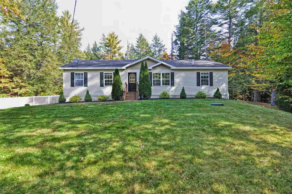 20 Rogers Road Fremont NH 03044