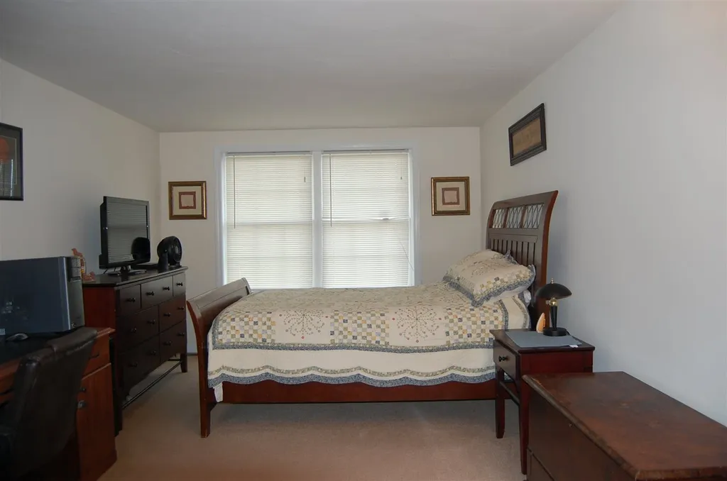 100 Hartford Brook Road Deerfield NH 03037