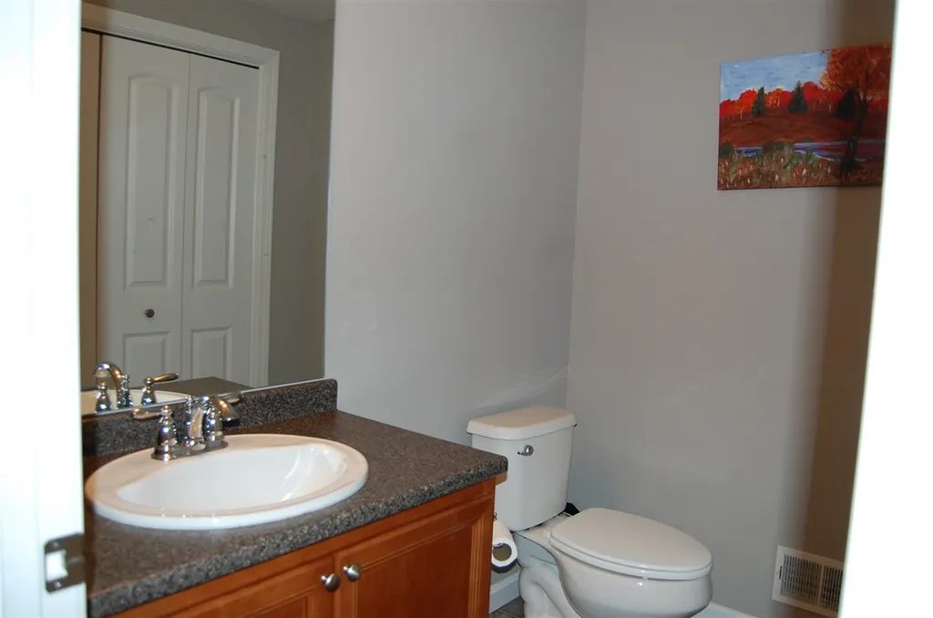 100 Hartford Brook Road Deerfield NH 03037