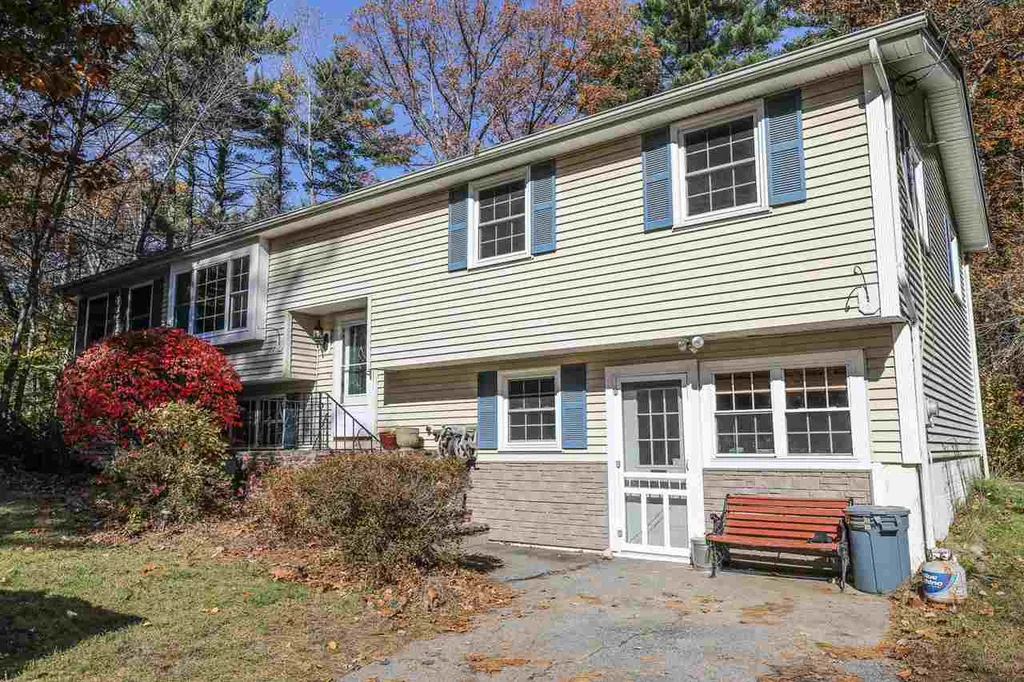 30 Lantern Lane Auburn NH 03032
