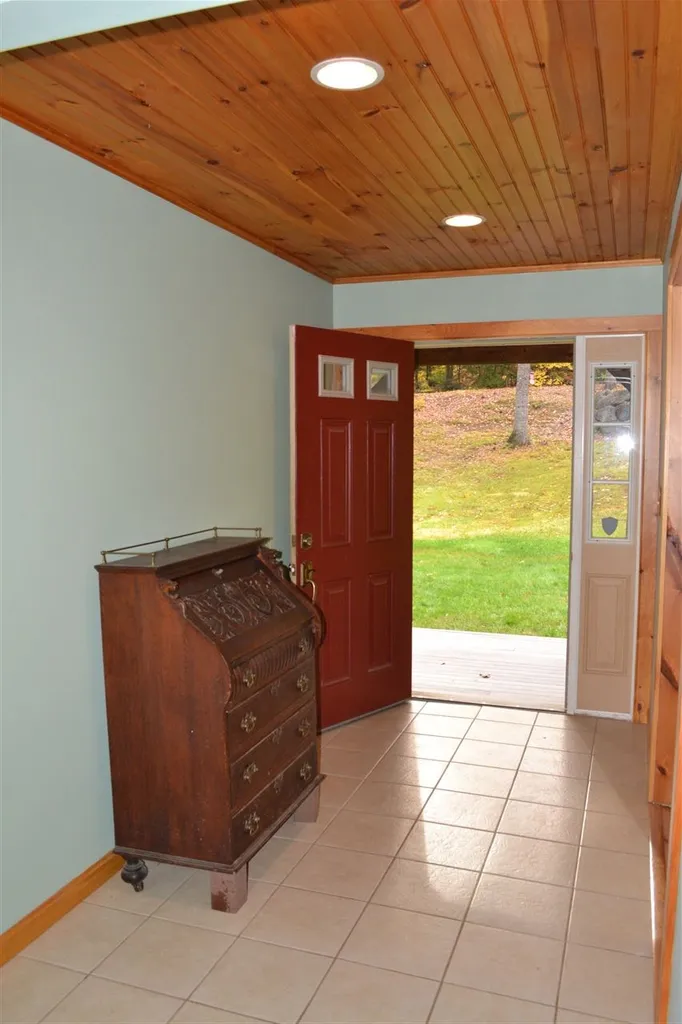 232 Pinnacle Hill Road New Hampton NH 03256