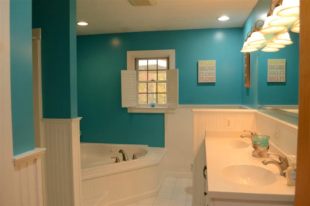 232 Pinnacle Hill Road New Hampton NH 03256