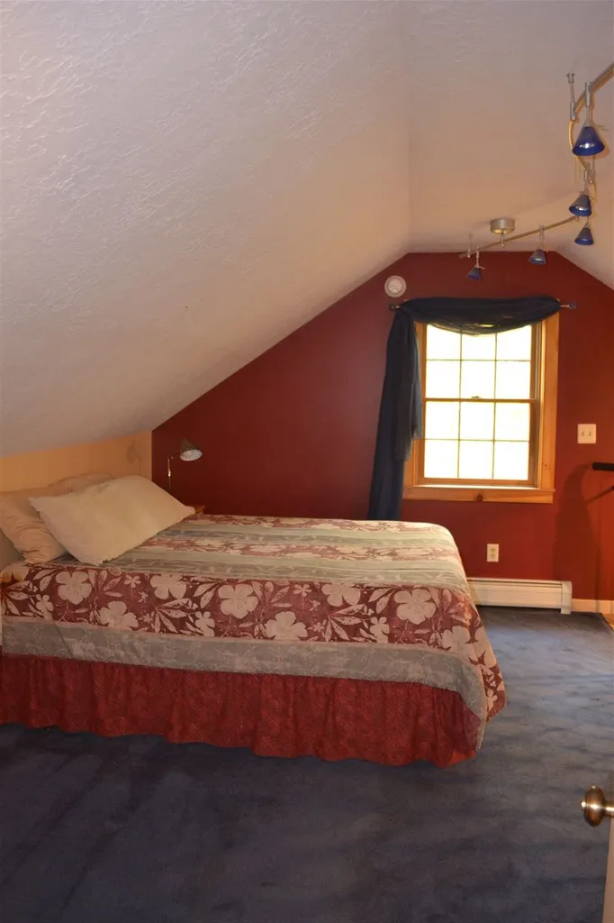 232 Pinnacle Hill Road New Hampton NH 03256