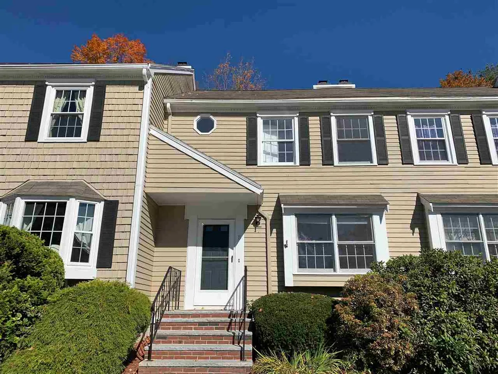 8 Stillwater Drive Nashua NH 03062