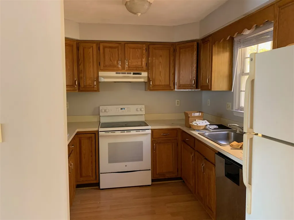 8 Stillwater Drive Nashua NH 03062