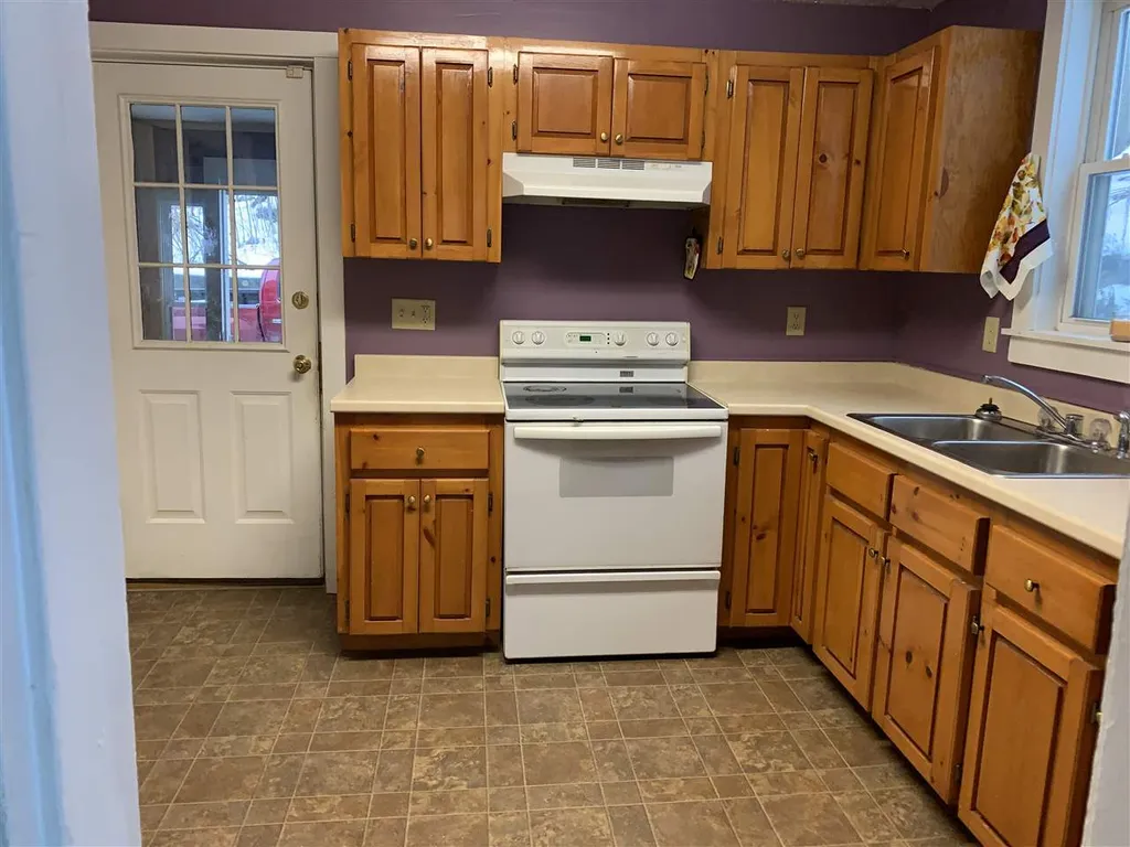 25 Clark Street Newport City VT 05855