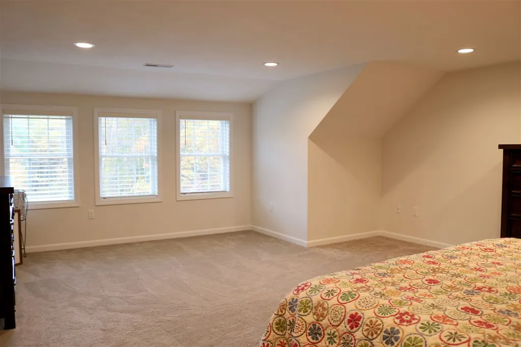 122 North River Road Epping NH 03042