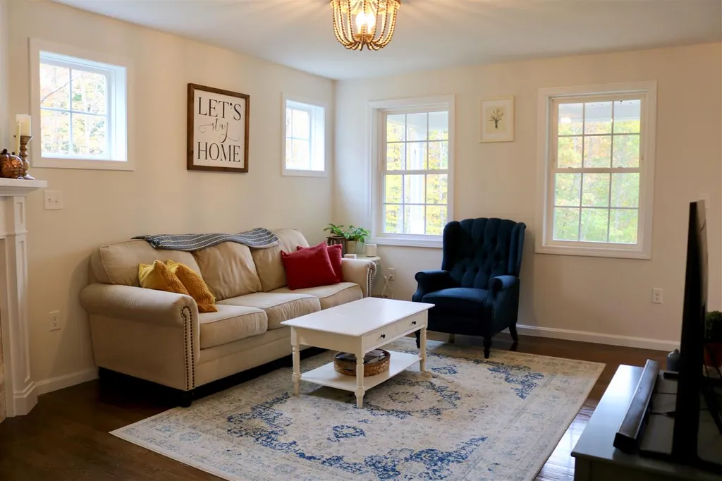 122 North River Road Epping NH 03042