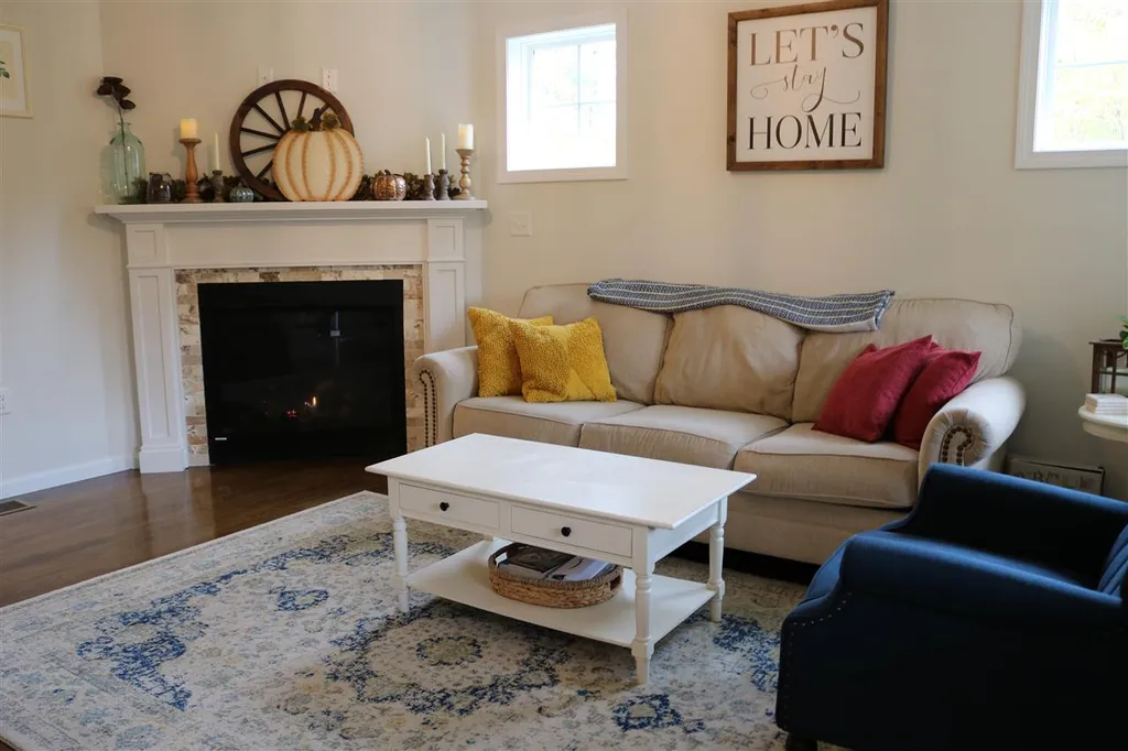 122 North River Road Epping NH 03042
