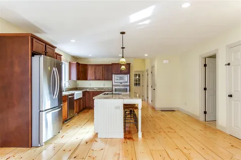 3 Bailey Pond Road New Boston NH 03070