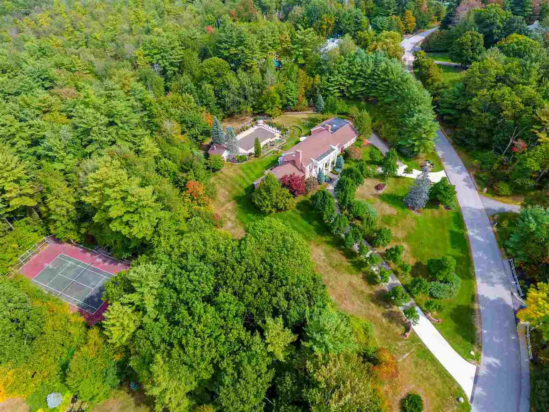 19 Riddle Drive Bedford NH 03110