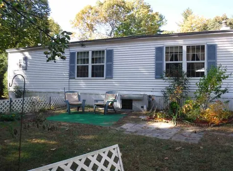 19 Englewood Drive Raymond NH 03077