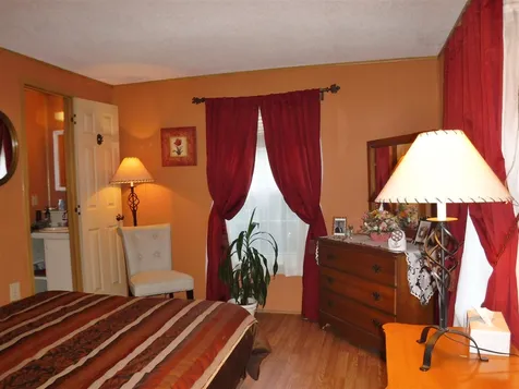 19 Englewood Drive Raymond NH 03077