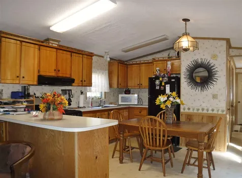 19 Englewood Drive Raymond NH 03077