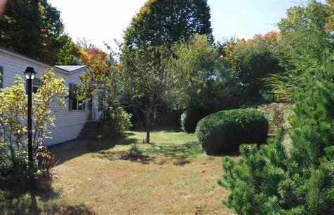19 Englewood Drive Raymond NH 03077