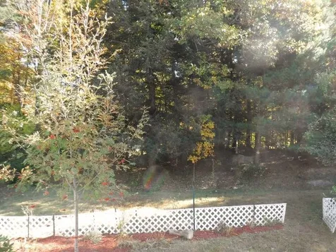 19 Englewood Drive Raymond NH 03077
