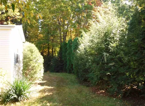 19 Englewood Drive Raymond NH 03077