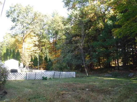 19 Englewood Drive Raymond NH 03077