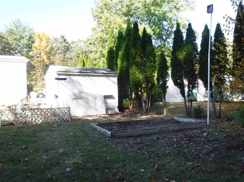 19 Englewood Drive Raymond NH 03077