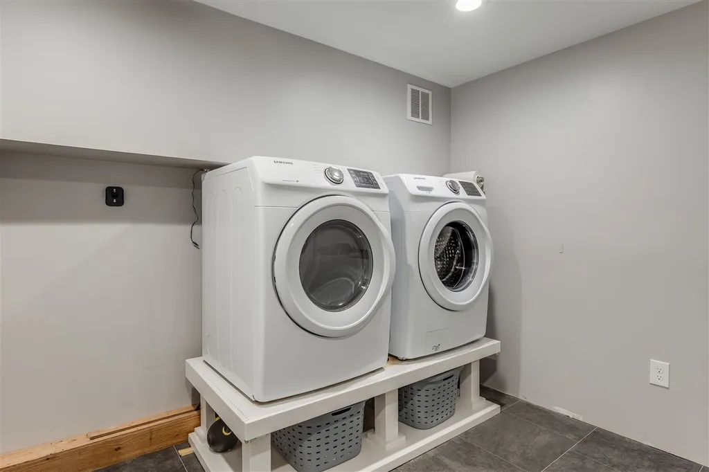 9 Ambler Way Durham NH 03824