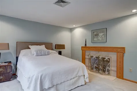 50 Sharon Road Windham NH 03087