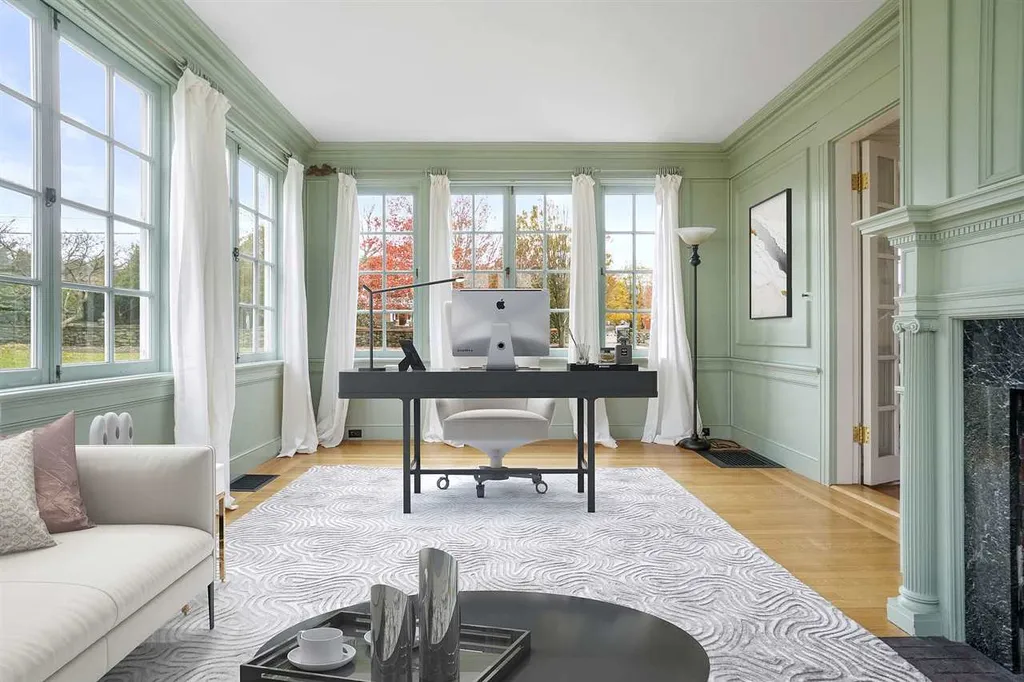 15 Willow Avenue North Hampton NH 03862
