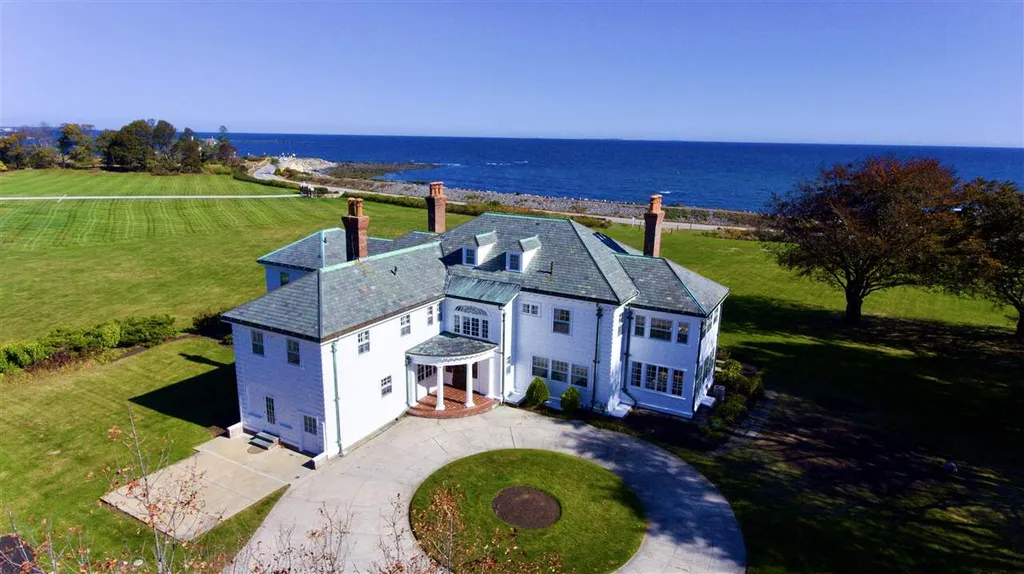15 Willow Avenue North Hampton NH 03862
