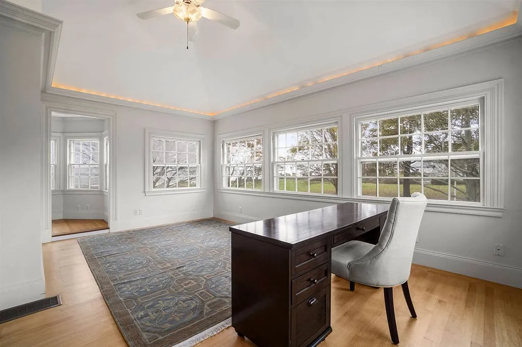 15 Willow Avenue North Hampton NH 03862