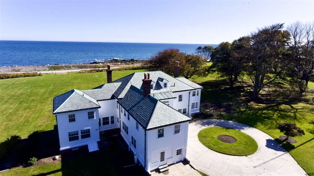 15 Willow Avenue North Hampton NH 03862