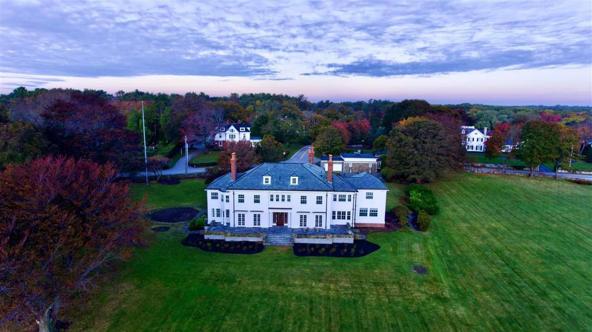 15 Willow Avenue North Hampton NH 03862