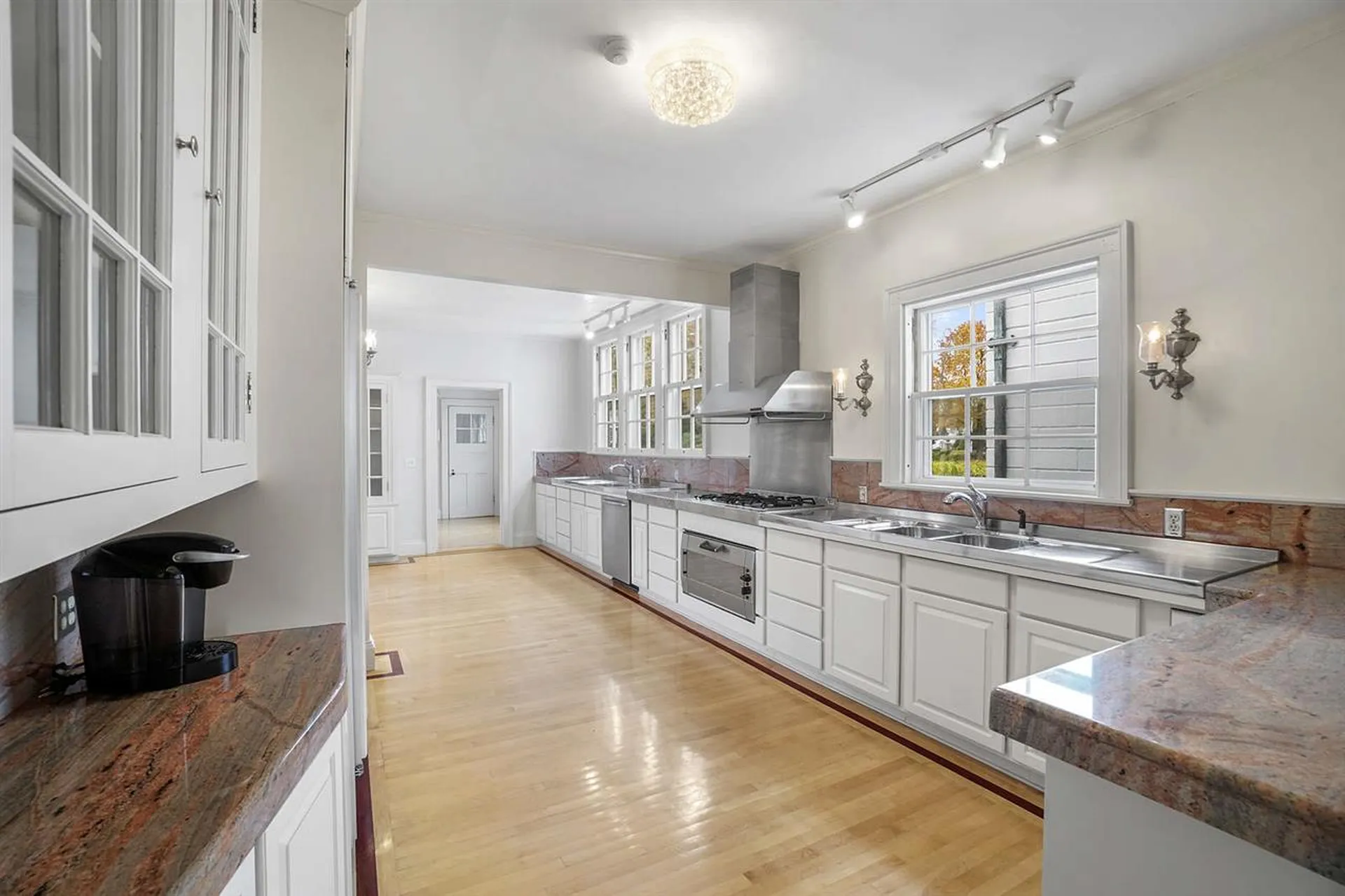 15 Willow Avenue North Hampton NH 03862