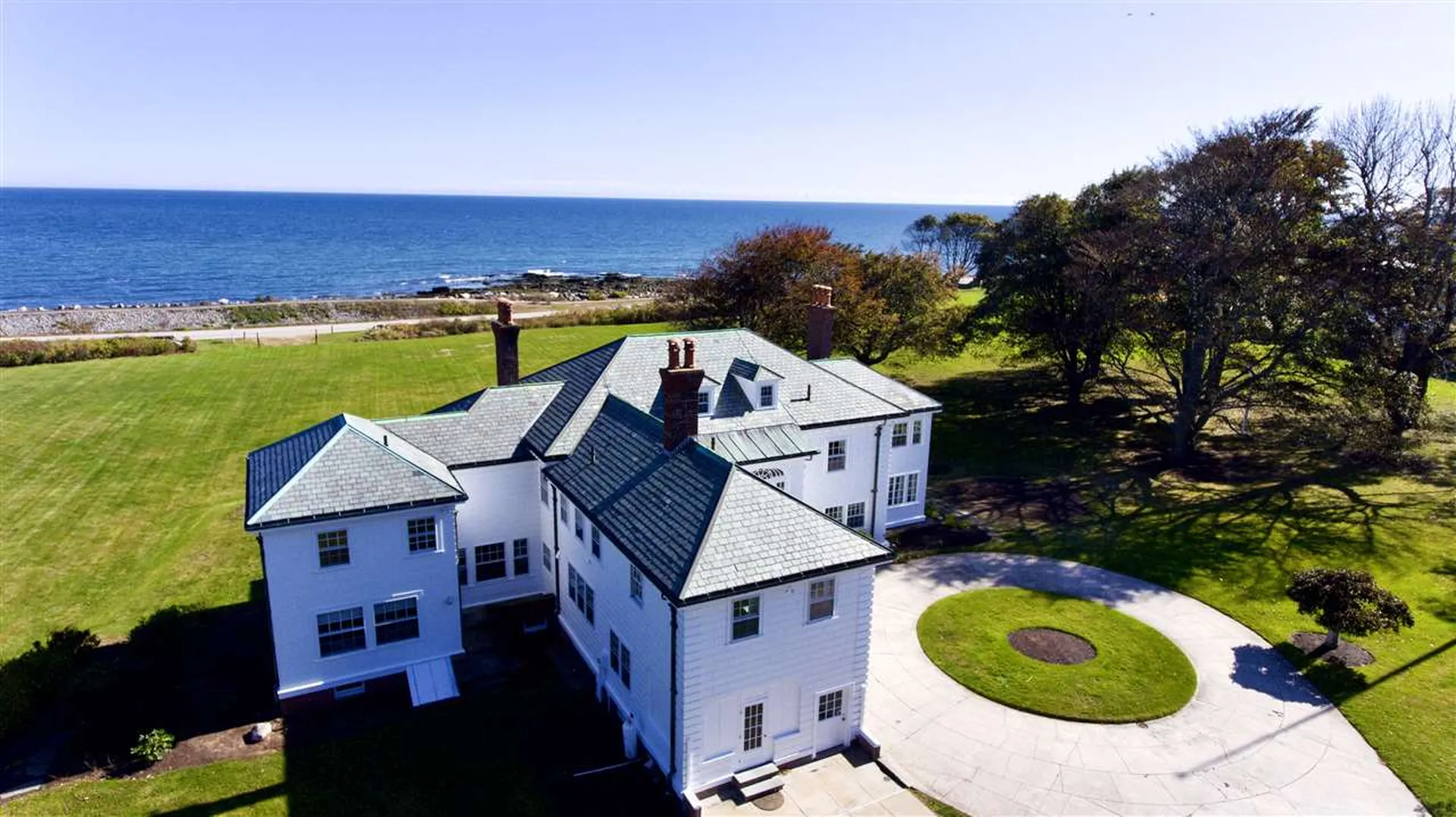 15 Willow Avenue North Hampton NH 03862