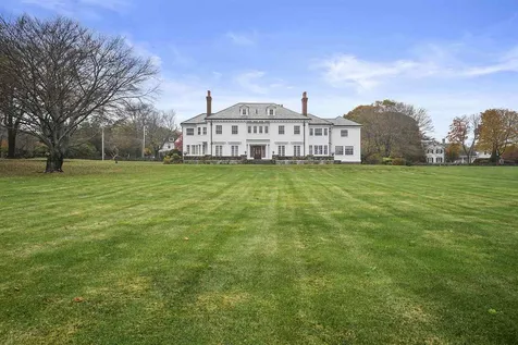 15 Willow Avenue North Hampton NH 03862