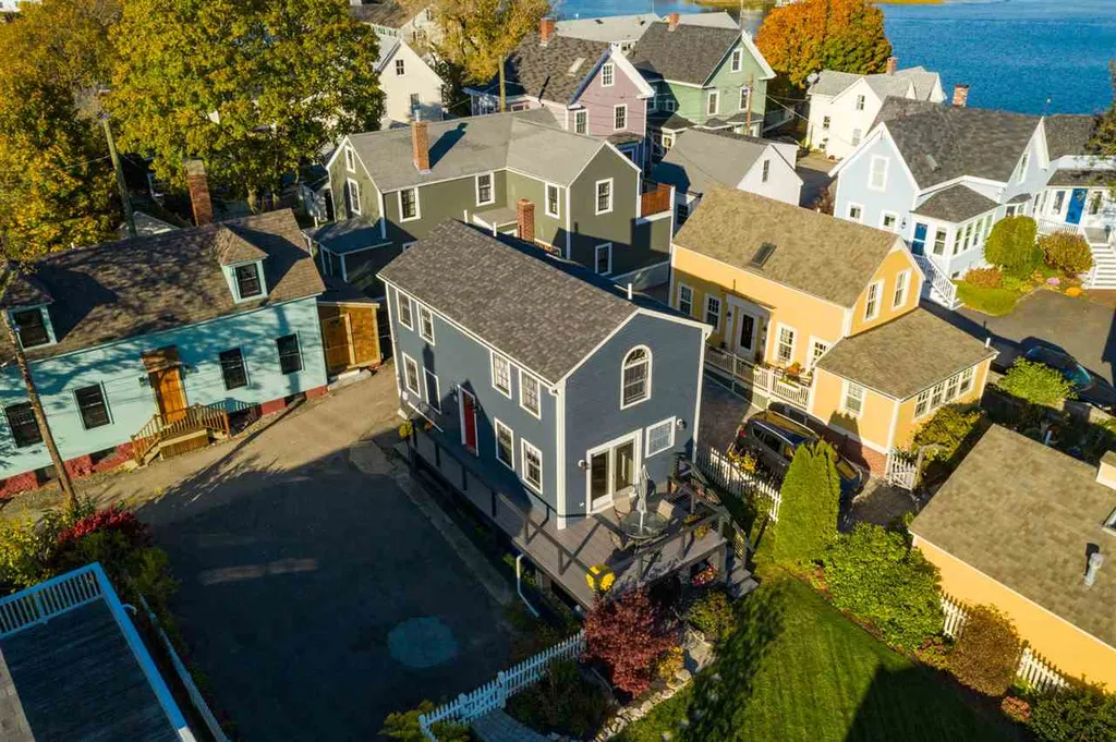 18 Walden Street Portsmouth NH 03801