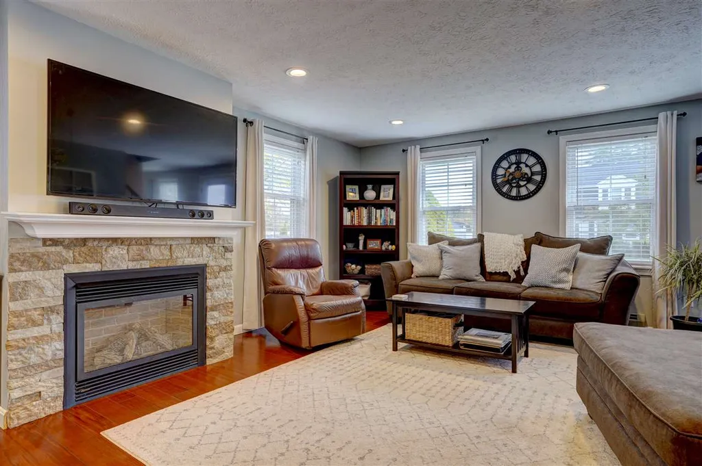 565 Brent Street Manchester NH 03103