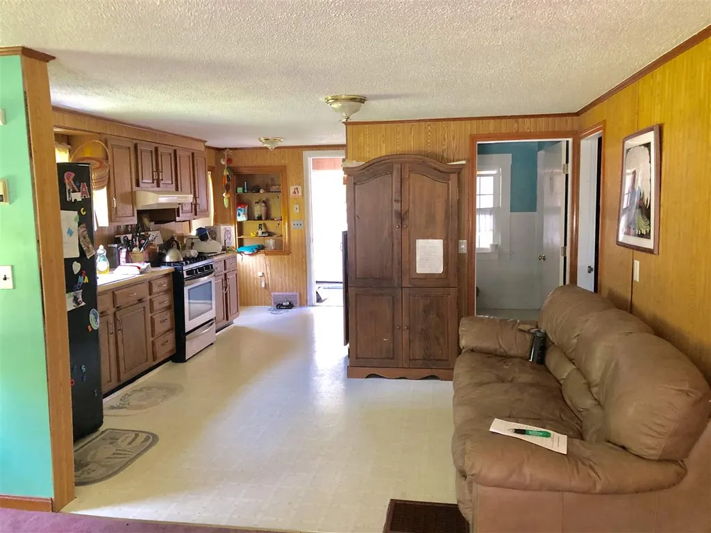 6087 Vt Route 18 Waterford VT 05819