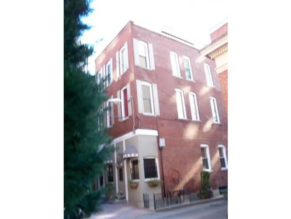 4-1 Dean Avenue Manchester NH 03101