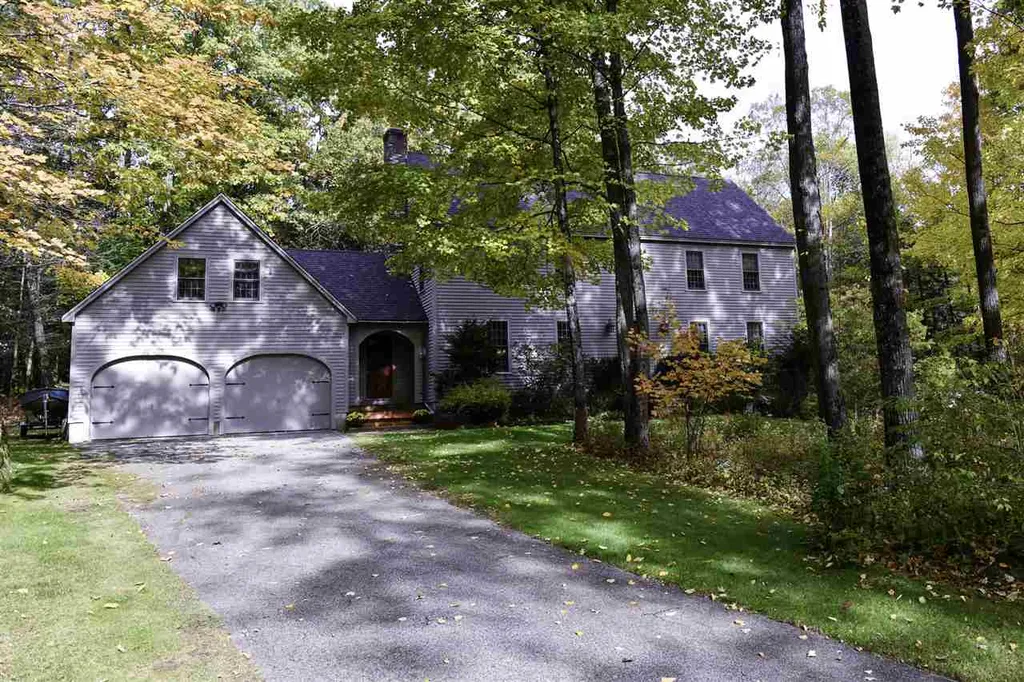 66 Hills Farm Road Chester NH 03036