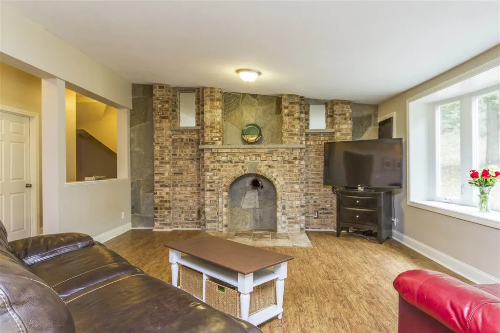 160 Mills Shore Drive Hampstead NH 03841