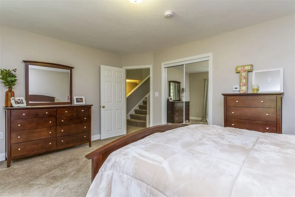160 Mills Shore Drive Hampstead NH 03841