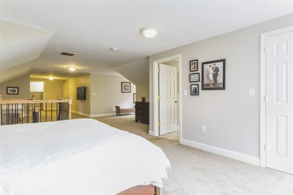 160 Mills Shore Drive Hampstead NH 03841