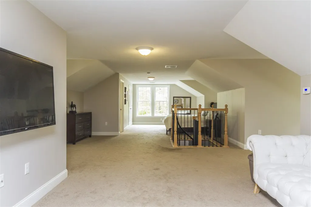 160 Mills Shore Drive Hampstead NH 03841
