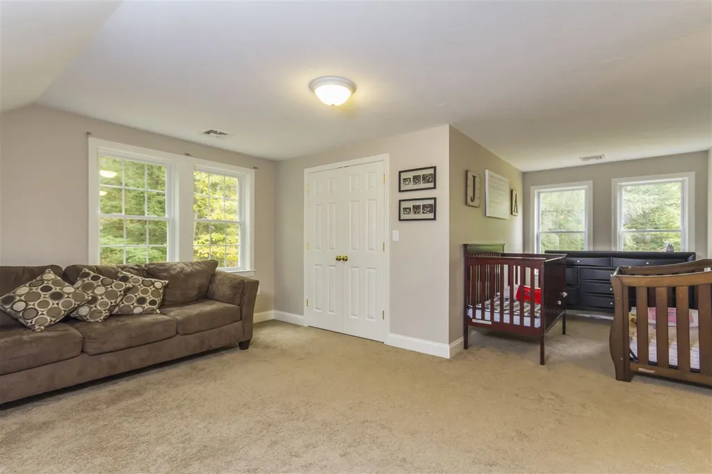 160 Mills Shore Drive Hampstead NH 03841